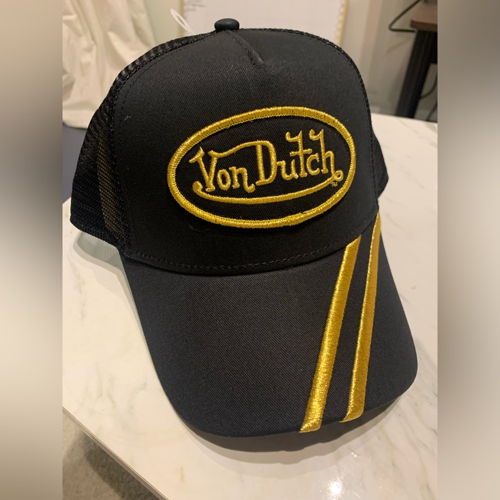 Von Dutch Cap  Golden  Embroidery Hat Black